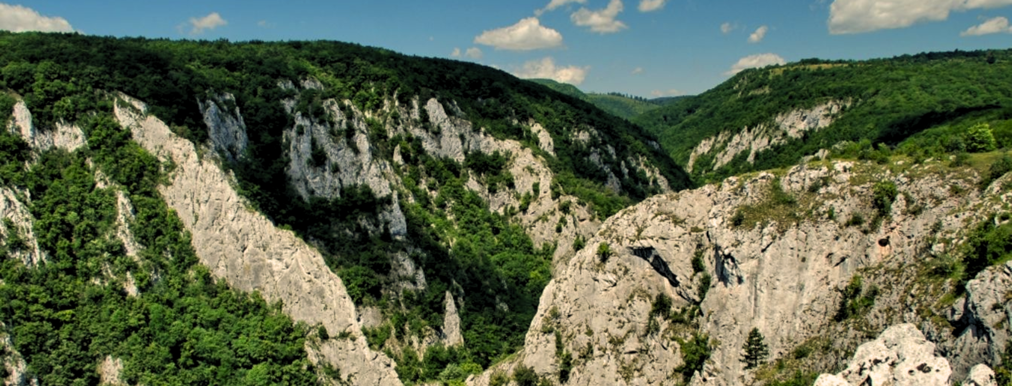 A szlovák karszt természeti kincsei: a Szádelői-völgy, a Görgői- és az Áji- vízesések