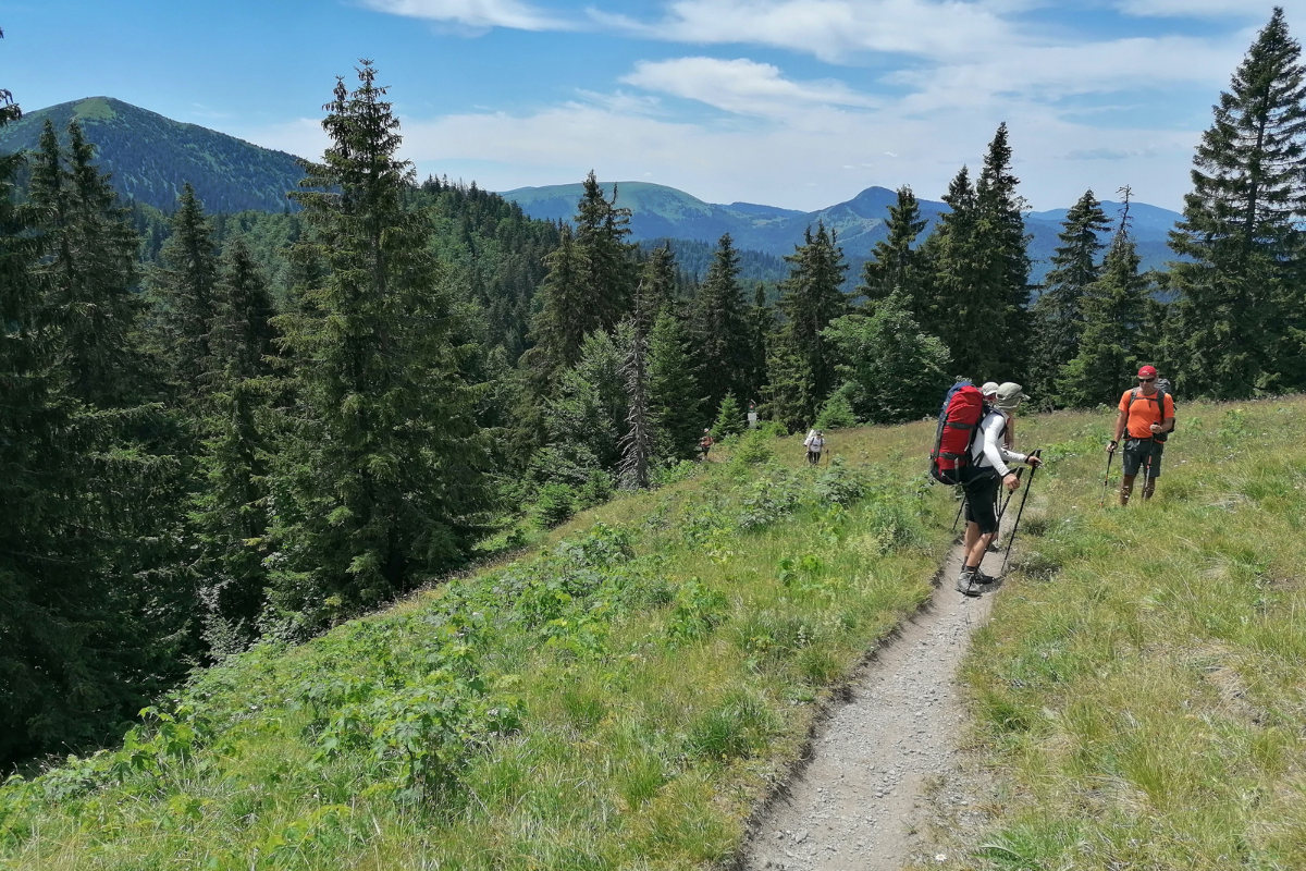 Egynapos gyalogtúra a szlovákiai Nagy-Fátra keleti részén a Rakitov-hegyen Egynapos gyalogtúra a szlovákiai Nagy-Fátra keleti részén a Rakitov-hegyen