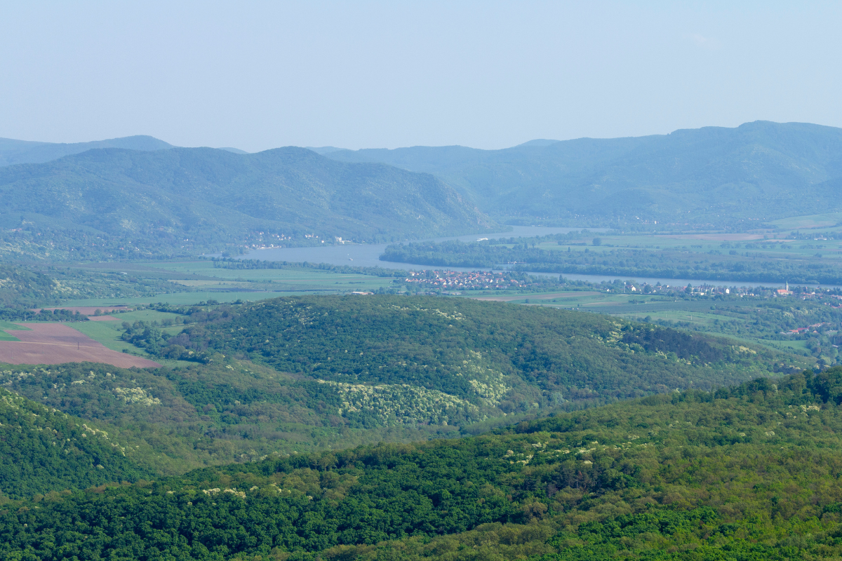 A messzeségben a Duna