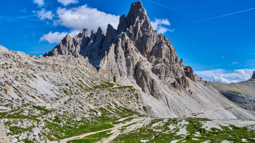 Monte Paterno lenyűgöző csúcsai Monte Paterno