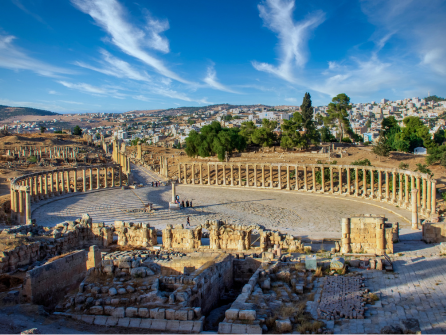 Jordánia: A legsósabb tengertől, kanyonokon át a sivatagig Jordánia: A legsósabb tengertől, kanyonokon át a sivatagig