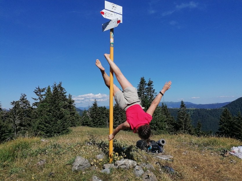 Rúdtánc hegycsúcson