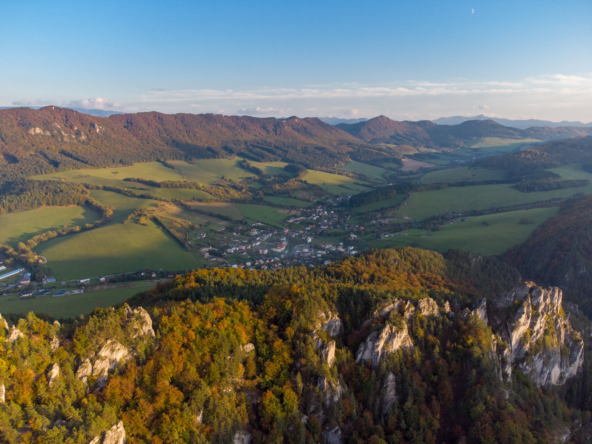 Szulyóváralja, Szlovákia panoráma a szulyói várból